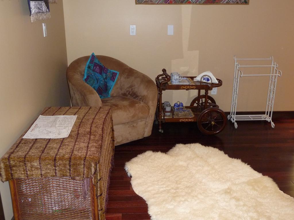 Davis Brook Retreat Bed & Breakfast Sechelt Ngoại thất bức ảnh