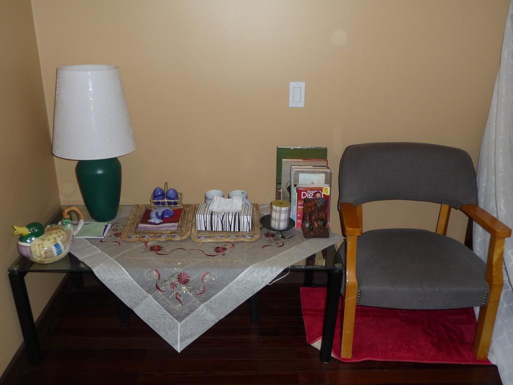 Davis Brook Retreat Bed & Breakfast Sechelt Ngoại thất bức ảnh