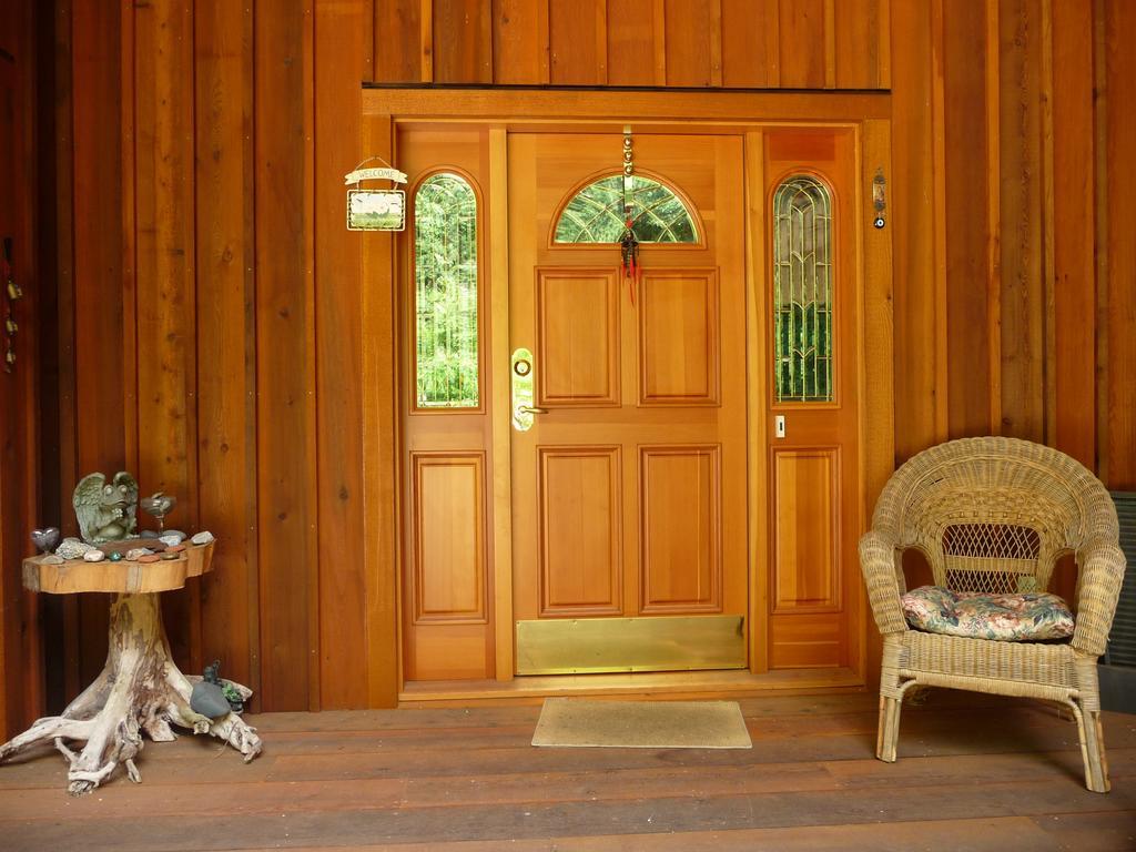 Davis Brook Retreat Bed & Breakfast Sechelt Ngoại thất bức ảnh