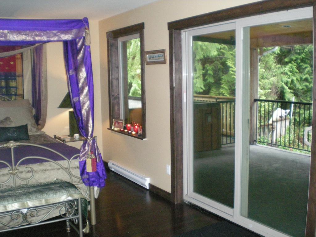 Davis Brook Retreat Bed & Breakfast Sechelt Phòng bức ảnh