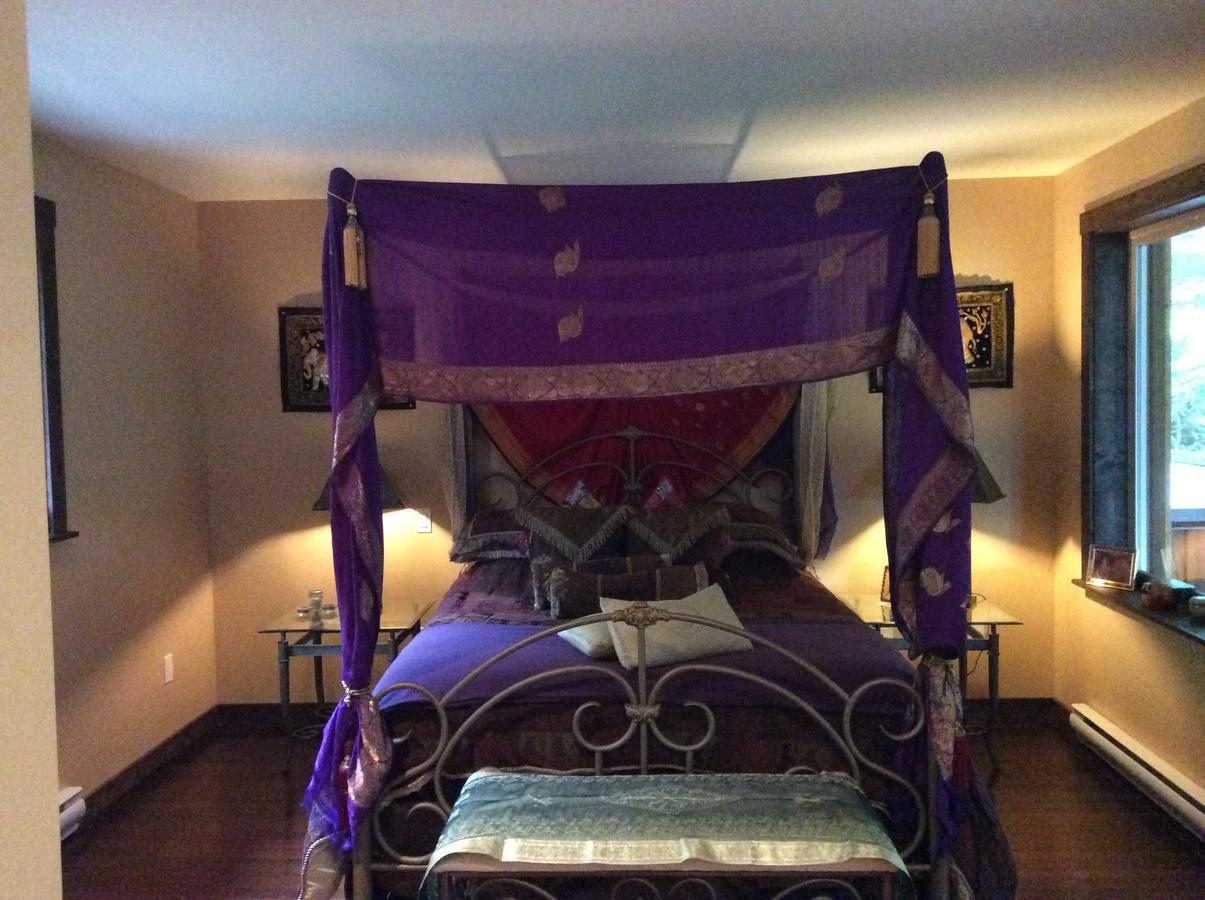 Davis Brook Retreat Bed & Breakfast Sechelt Ngoại thất bức ảnh